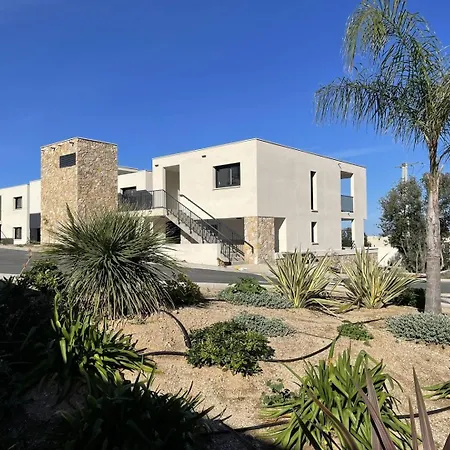 T3 Dans Neuve Avec Piscine Calvi (Corsica)