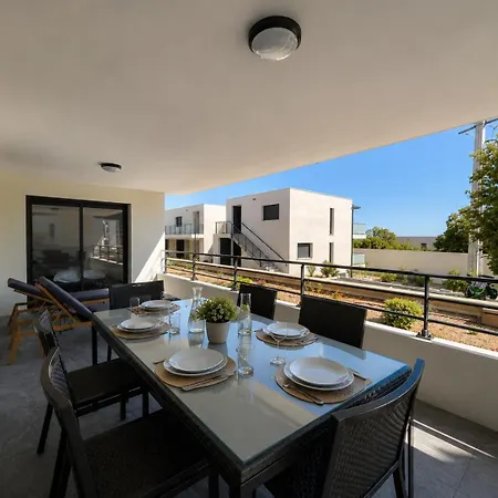 T3 Dans Neuve Avec Piscine Daire Calvi (Corsica)
